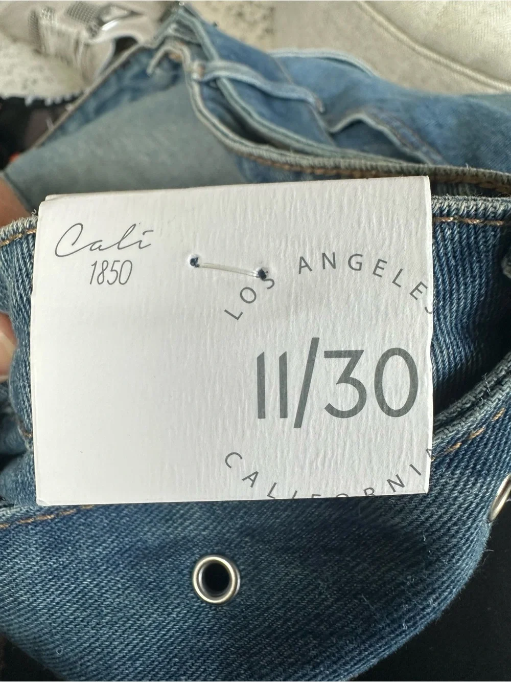 Women’s Cali 1850 Denim Shorts Size 11/30 – Denim Belt – NWT